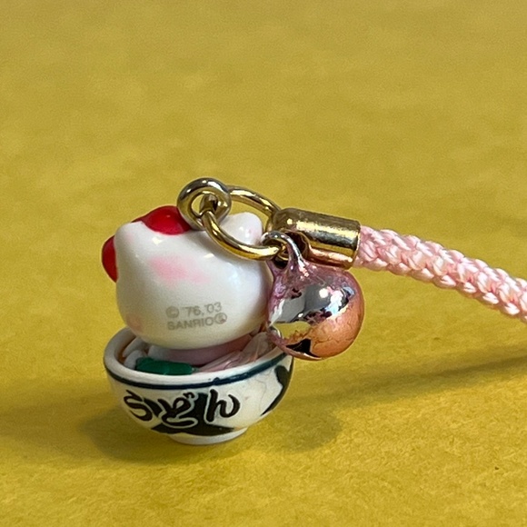 Vintage Hello Kitty　Local Netsuke "Osaka Takoyaki & Kagawa Udon" - Picture 4 of 8